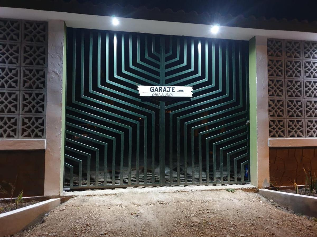 Casa Blanca Puerto Lopezアパートメント エクステリア 写真